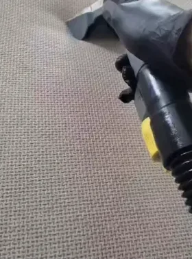 Limpeza de carpete com extratora